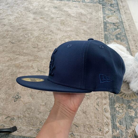 New Era chicago white Sox Oceanside Tonal Fitted 7 1/2 - Picture 2 of 4